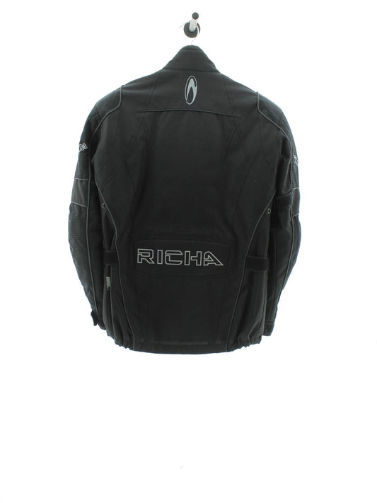 39590fa33105eed3aed7a44234a78d8a