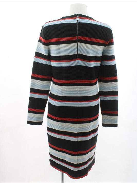 f6fe1db8b8231e17f5c17425389b7027