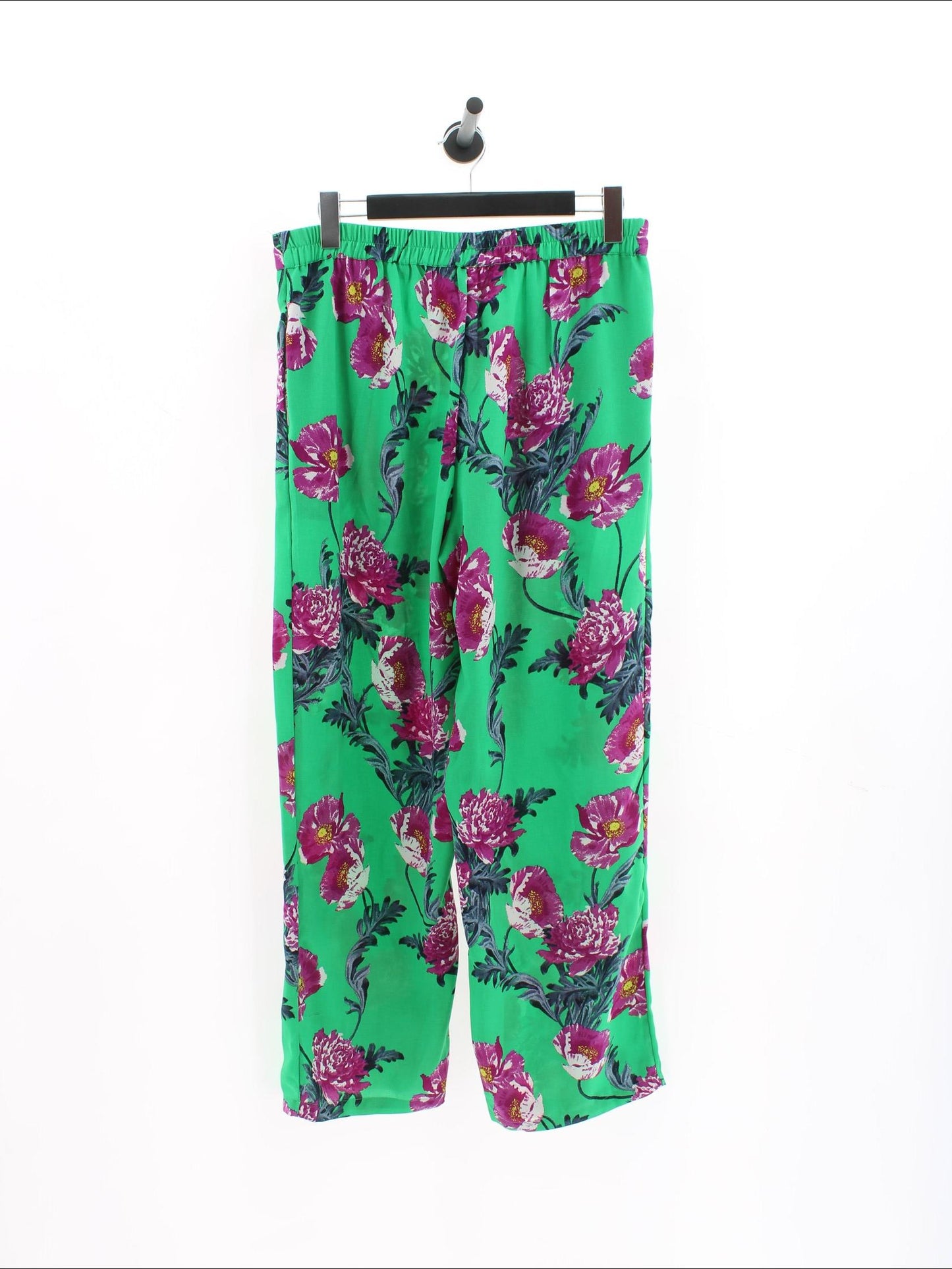 4cbc00f245fb9e128d8a9bf19e4b6590