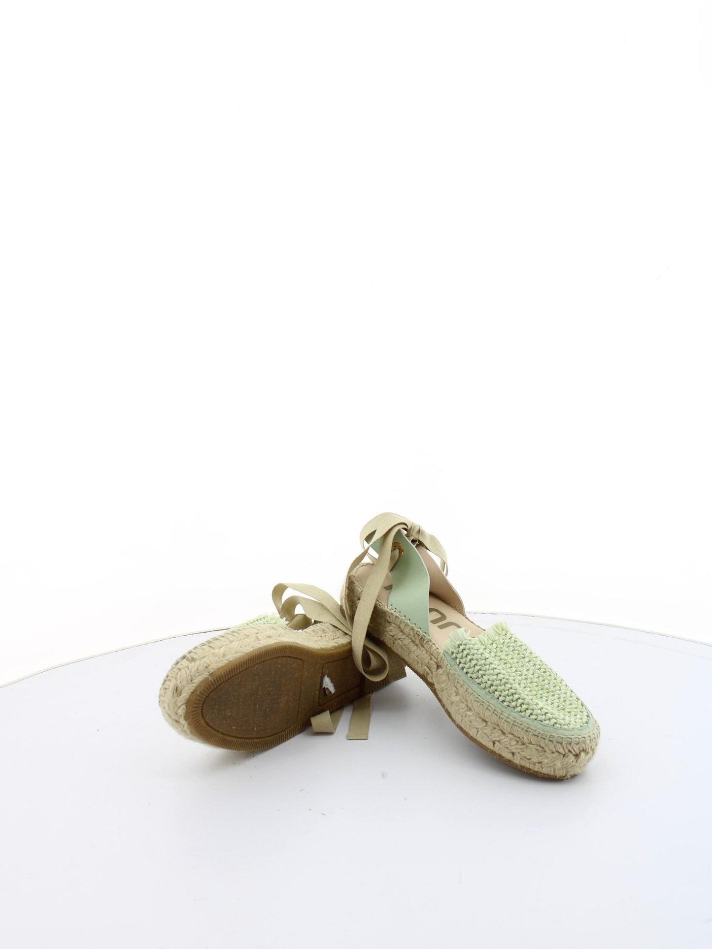 cbeb48a3515d5ad45e09f0b0a0b3ae77