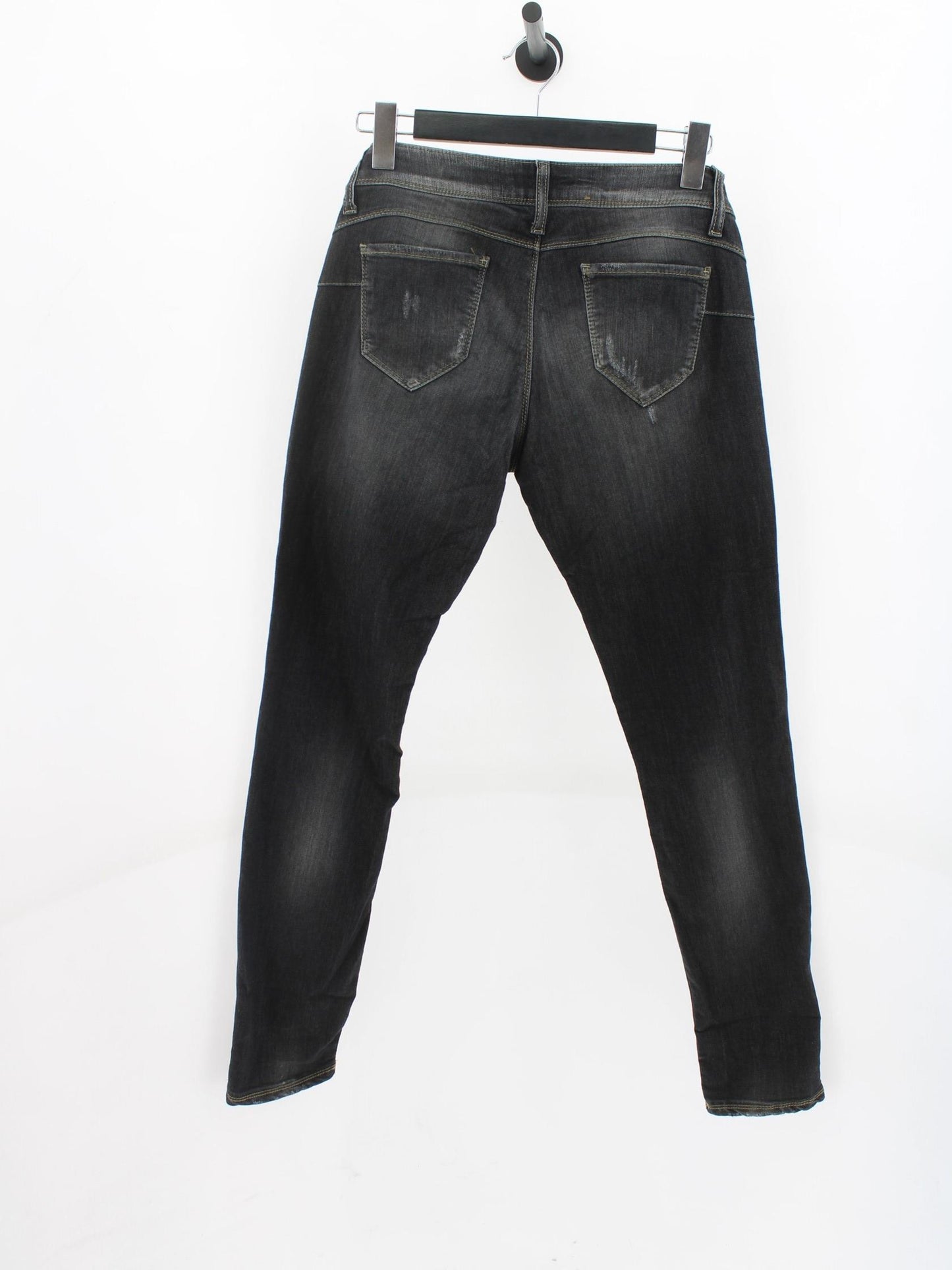 4b95c5a9d76e94fbd9a331e9965393d6