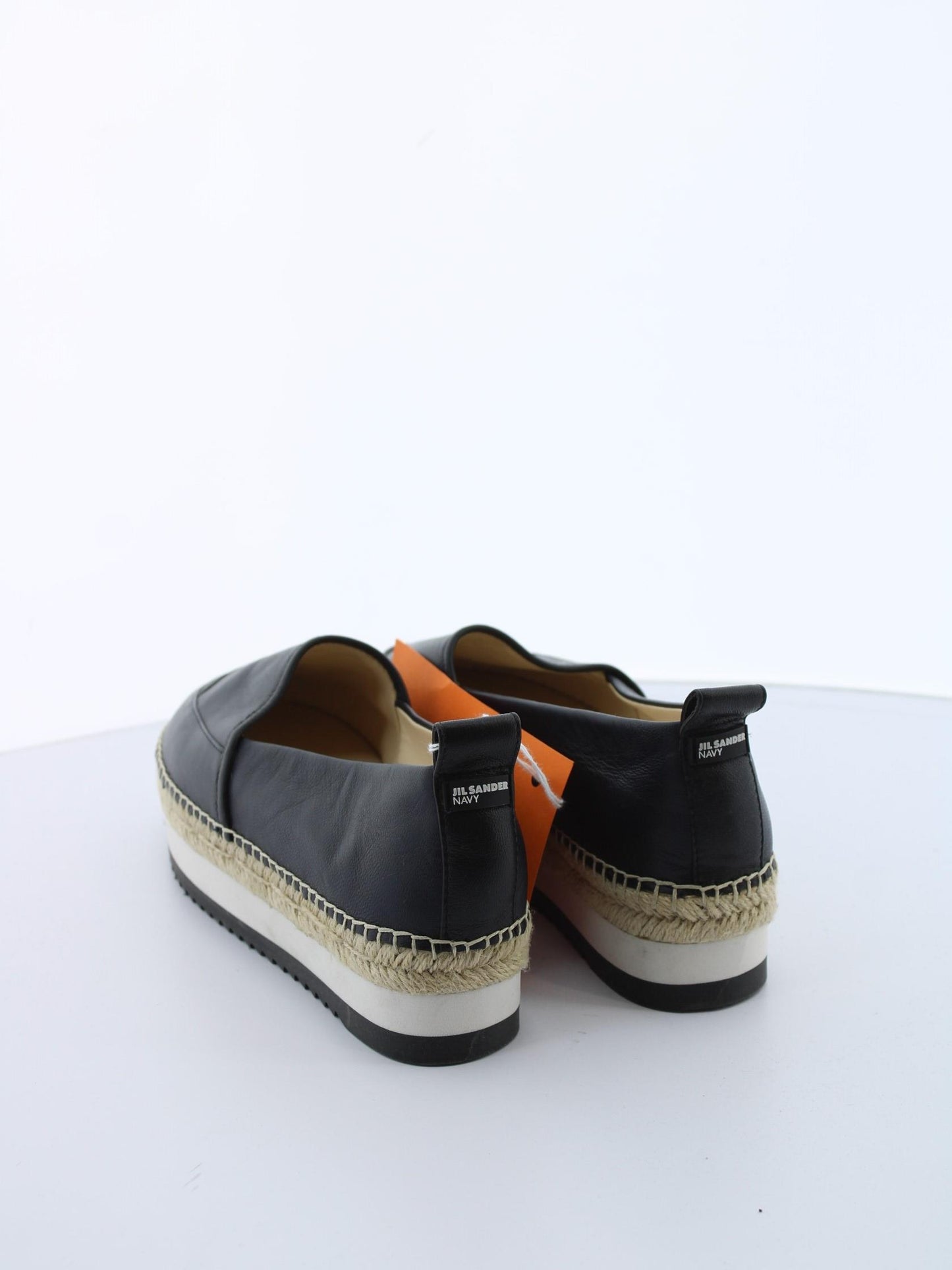 3ec303fa65ea912a5ce451b6f4267803