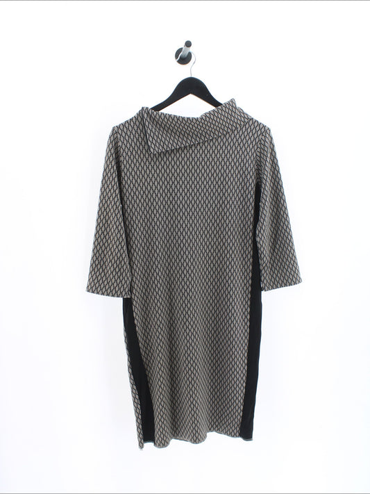 41592473e44b1b929f6a604d8342e5a3