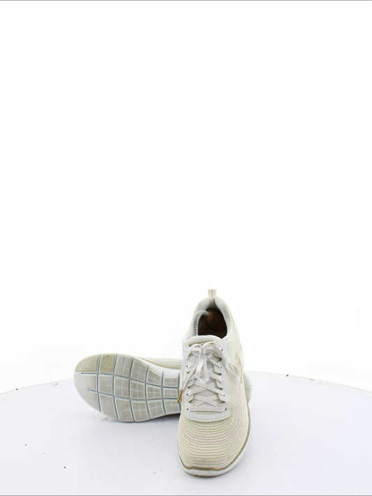 ab74fde8d06a6479b4de45da676e11f4