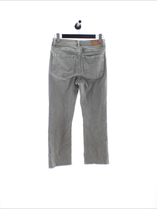 ce22cb81bf7fbe43db073644bbbf8d90