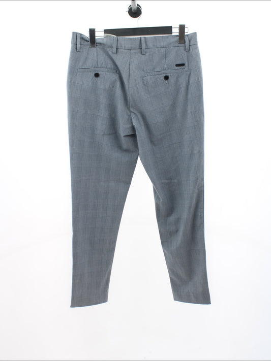 d9bd49bca06f9e7aa2d073e26ebeb86d