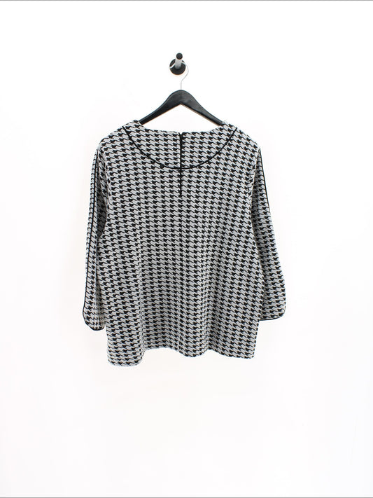 9c27d01e697541d03b1973c14f4fbc28