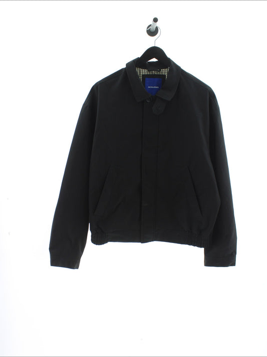 3b0be39301a2609f8a82cc9de0aa9b8e