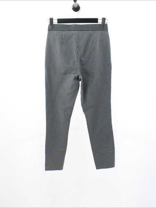 cb049e8883b31bfcc5a1a2b3a33293b4