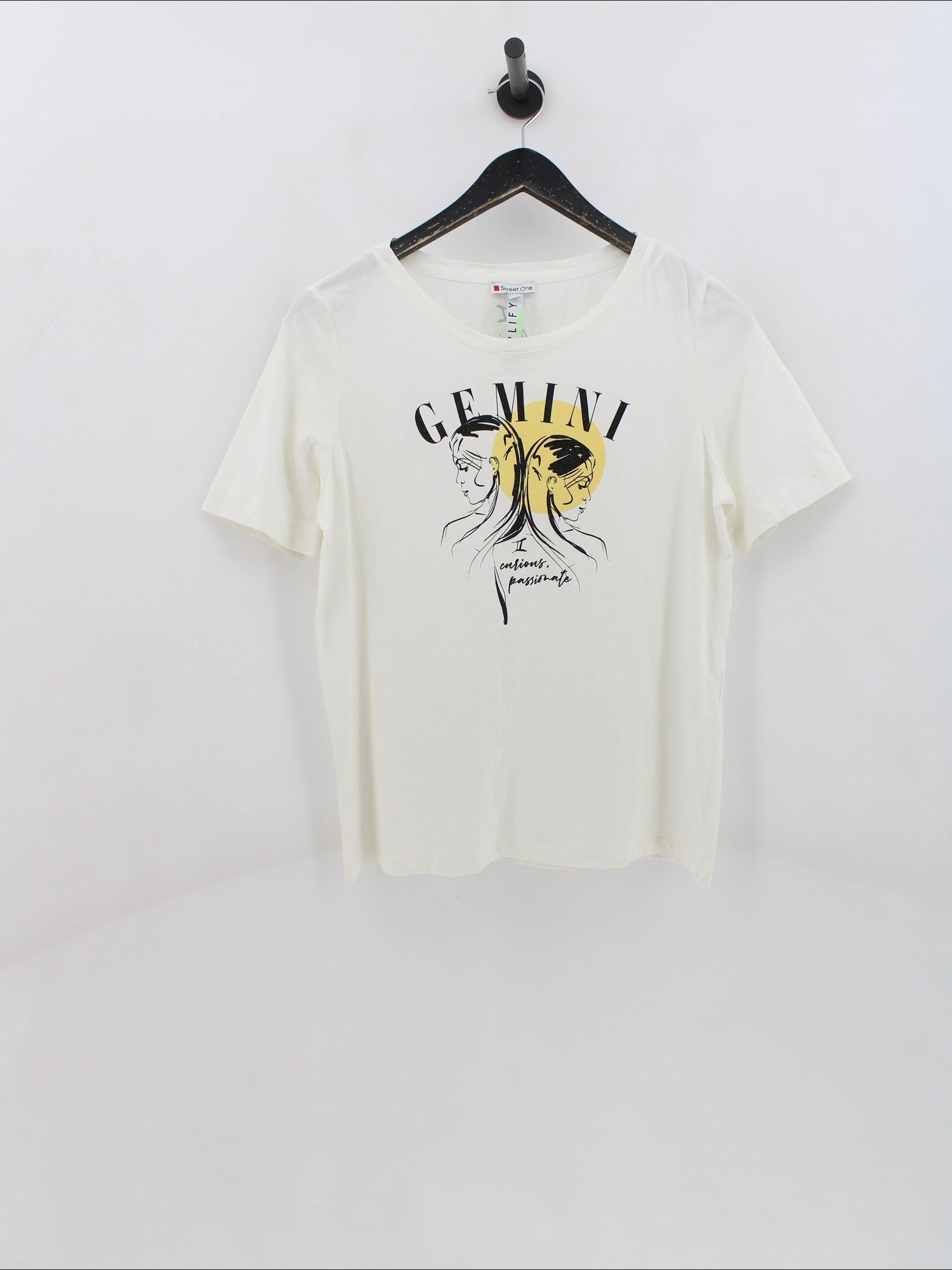 52d4adc0541dfdee3c4e1e23f3580142