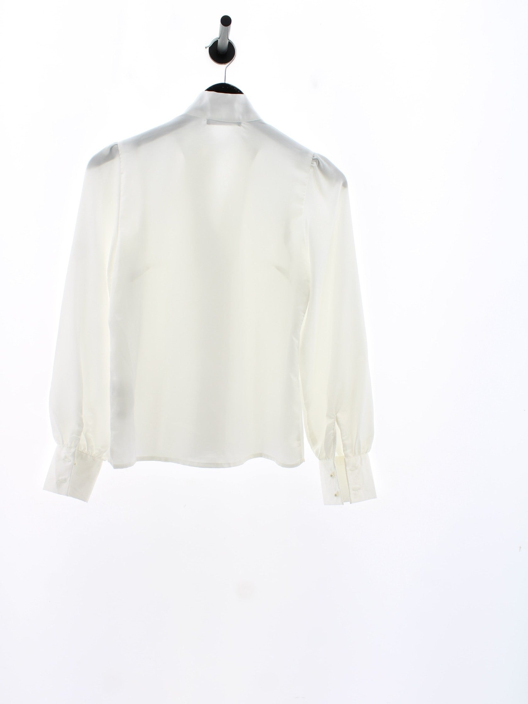 4b4c5b522cad136970033915a448f5a5
