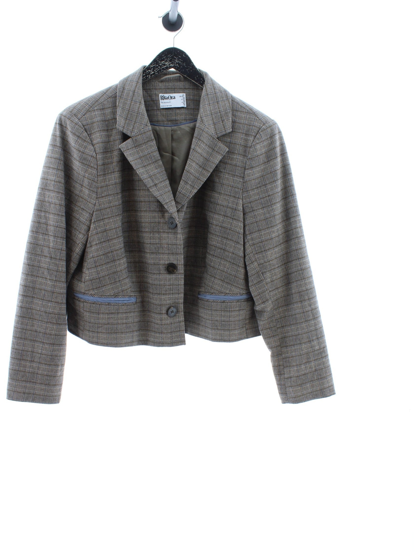 6da985fb57e43be4a669b7ff18fe689d