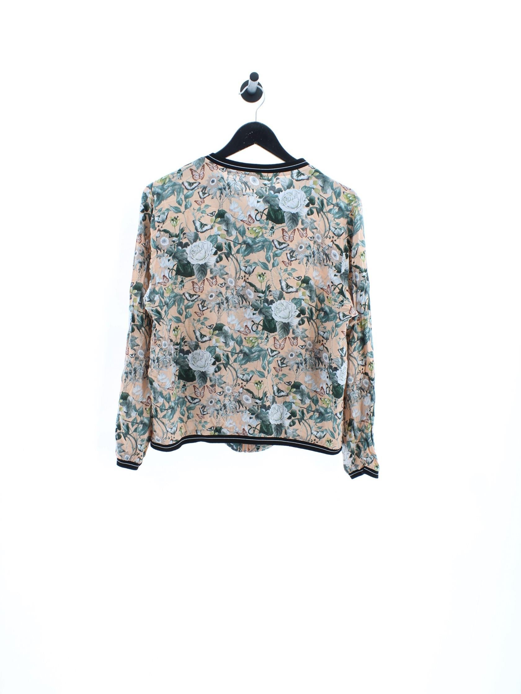 9885b2c022d83c7dc83e9d871ba5d84a