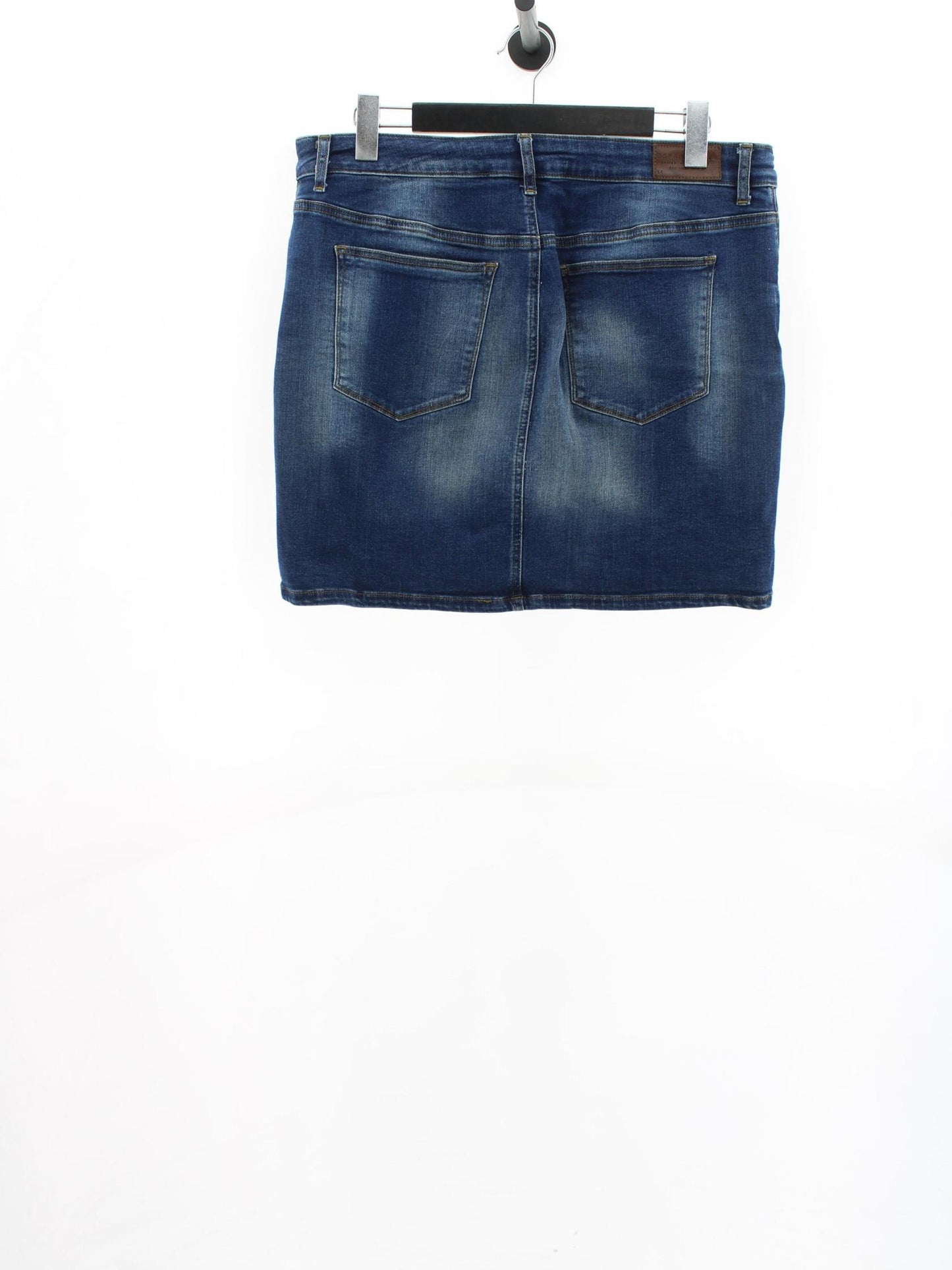 e2575d965d0938a6e1ebd1d25a9f5ba8