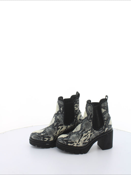 2d2ad594016f646c9e0b5bbe1fc93520