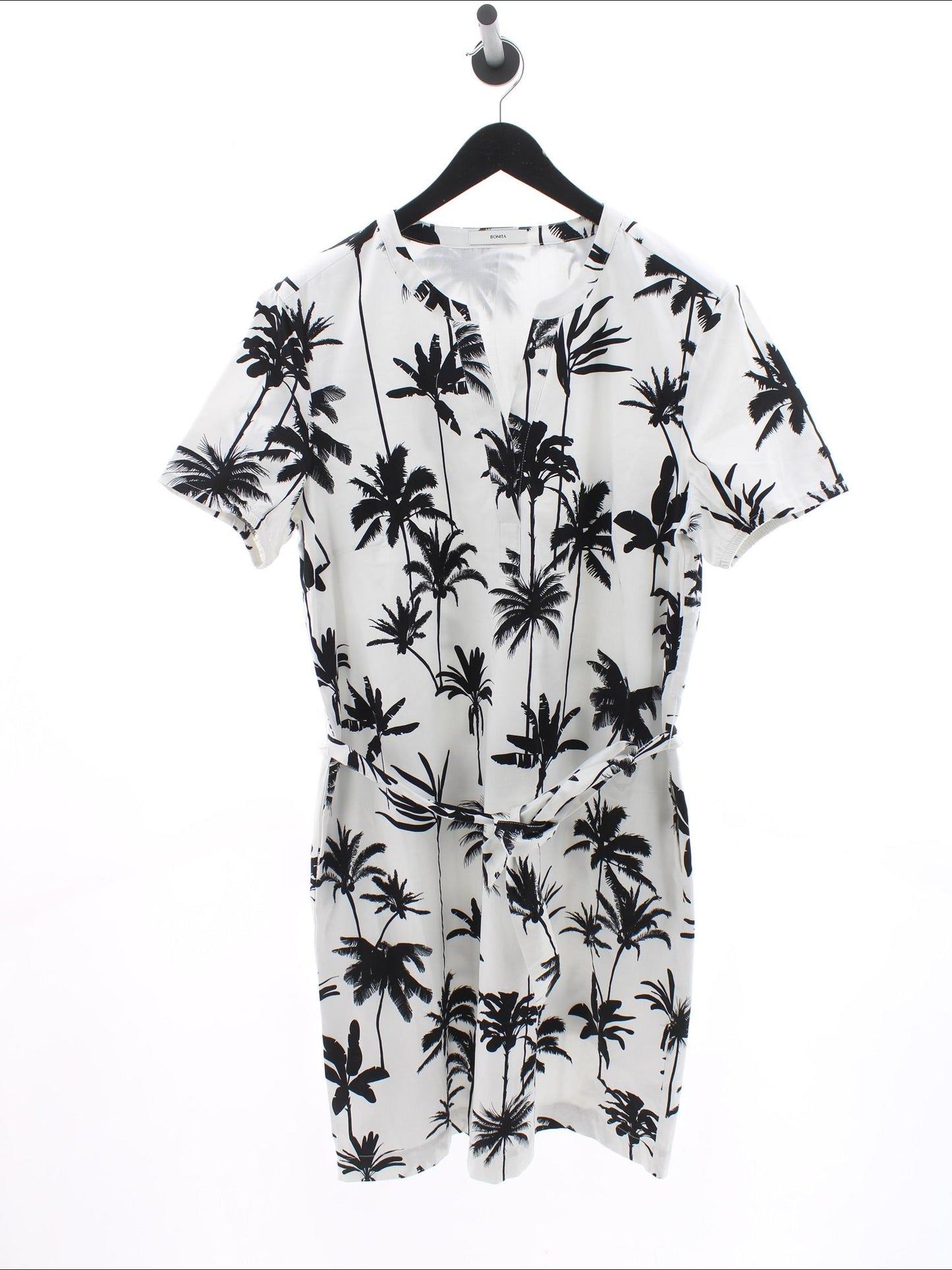 b4504d7932f84fa74f5bf1ffff7e3100