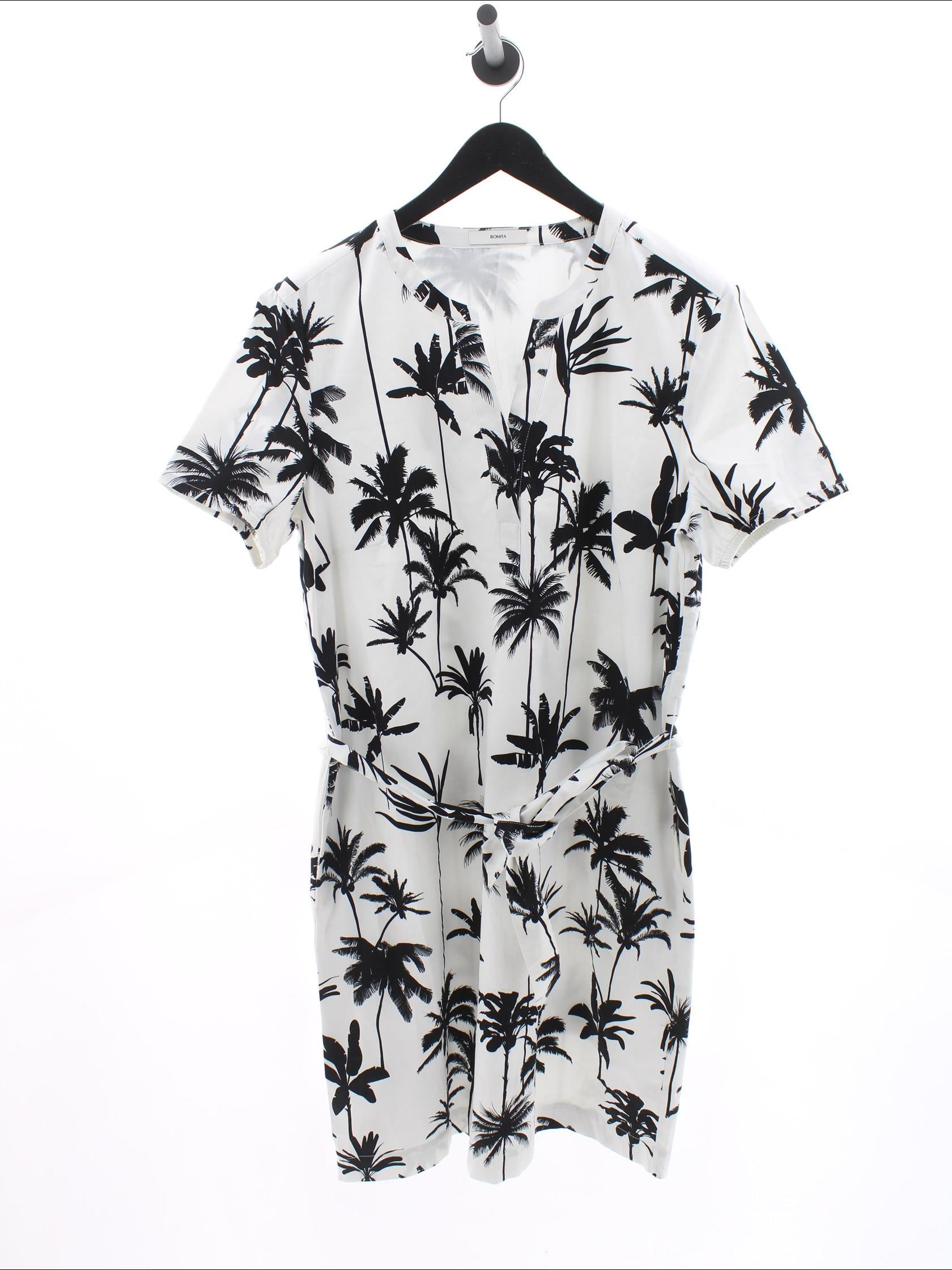 b4504d7932f84fa74f5bf1ffff7e3100