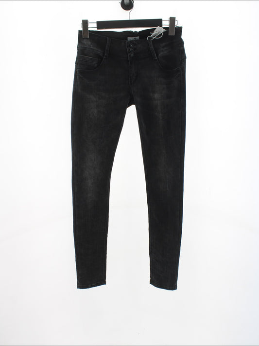 d12c2a56995738906b5bfbedde48a49d