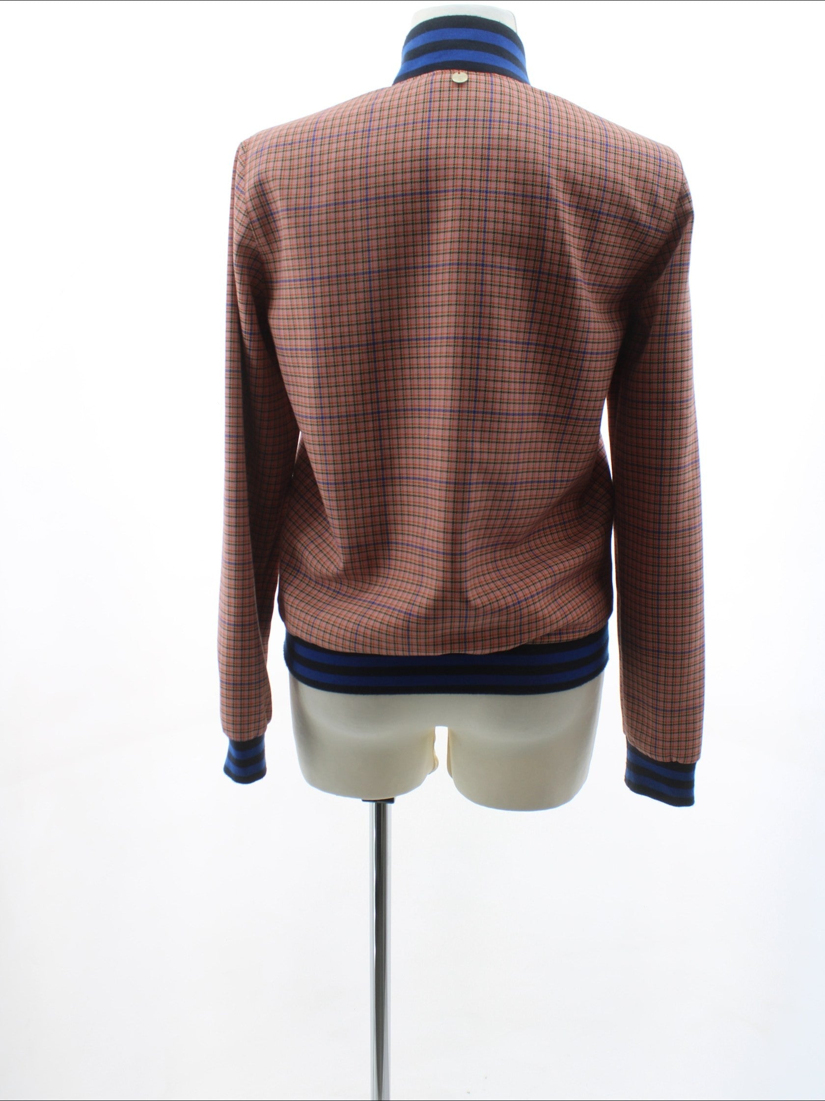 77a63ef588b24e293a962529989294de