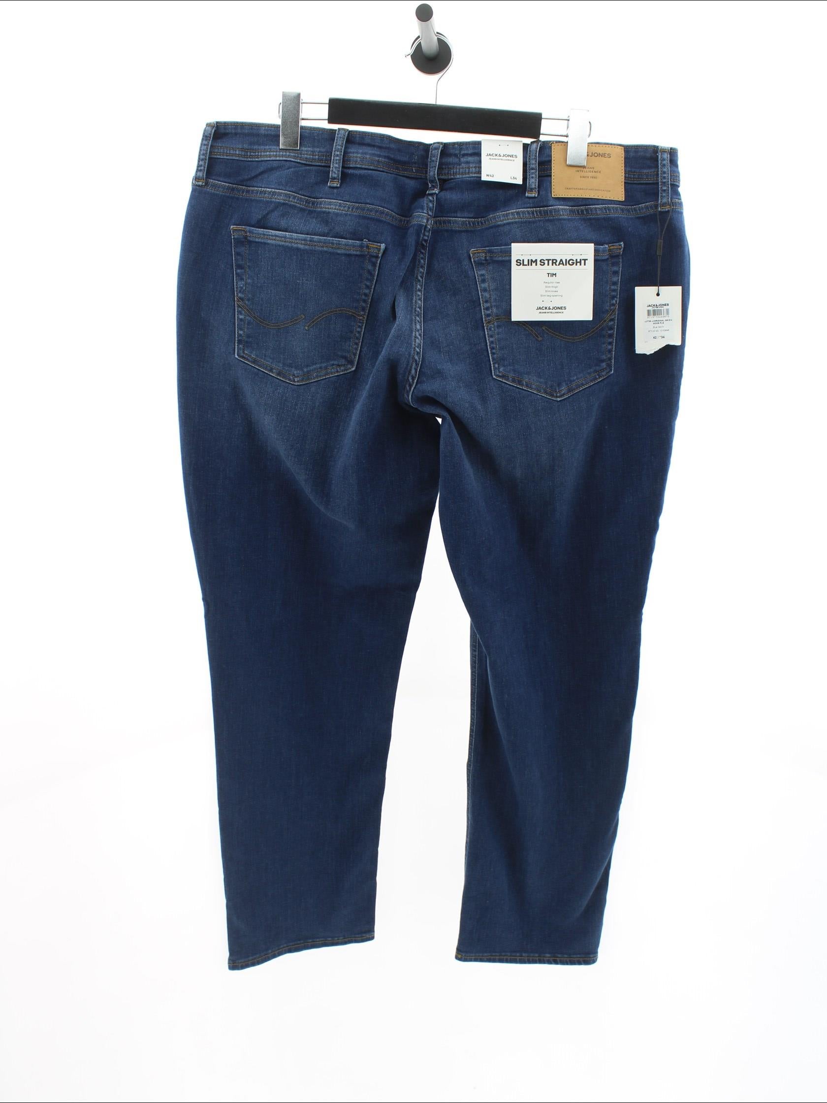 8b946667eb12a41edd837405f6b953f4