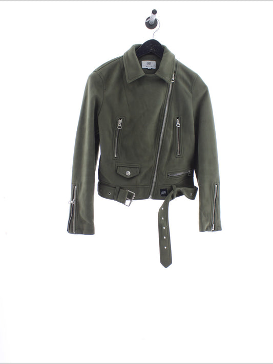 631affcf469f39e7cc4c58bd64e2838a