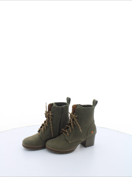 d4a002bc9d0d8834e0f4fbe16be53925