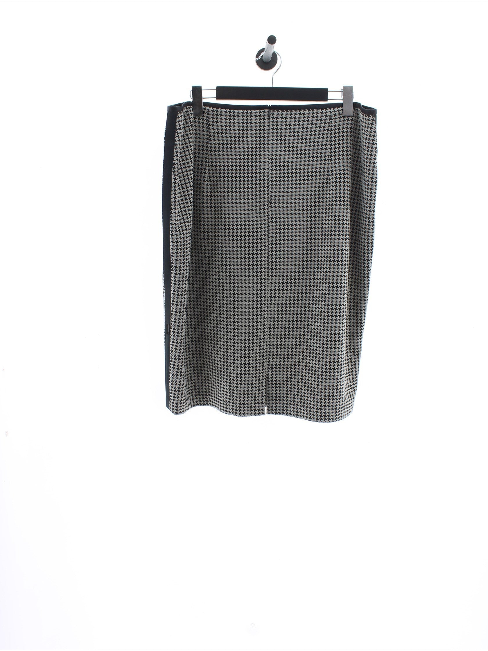 d13305eb4b859be559b68377a1aaba27