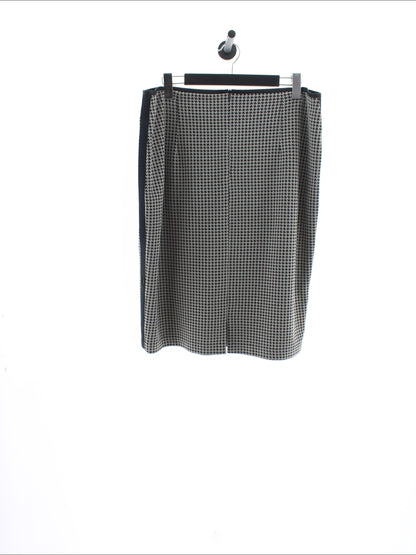 d13305eb4b859be559b68377a1aaba27