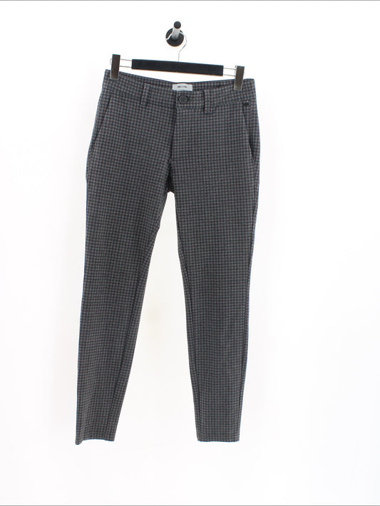 2a1186c9e1fa84944a92ae3dd82064de