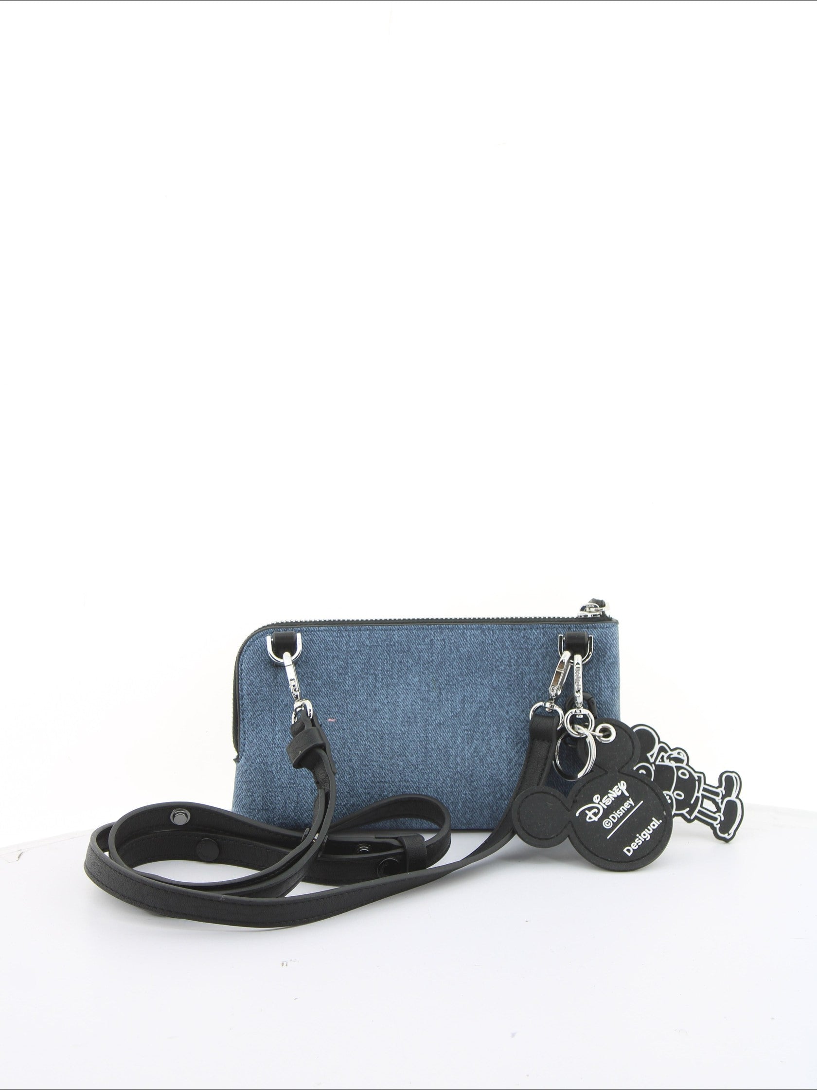 ae3e052929662dcfec4e61c4b0d1c71e