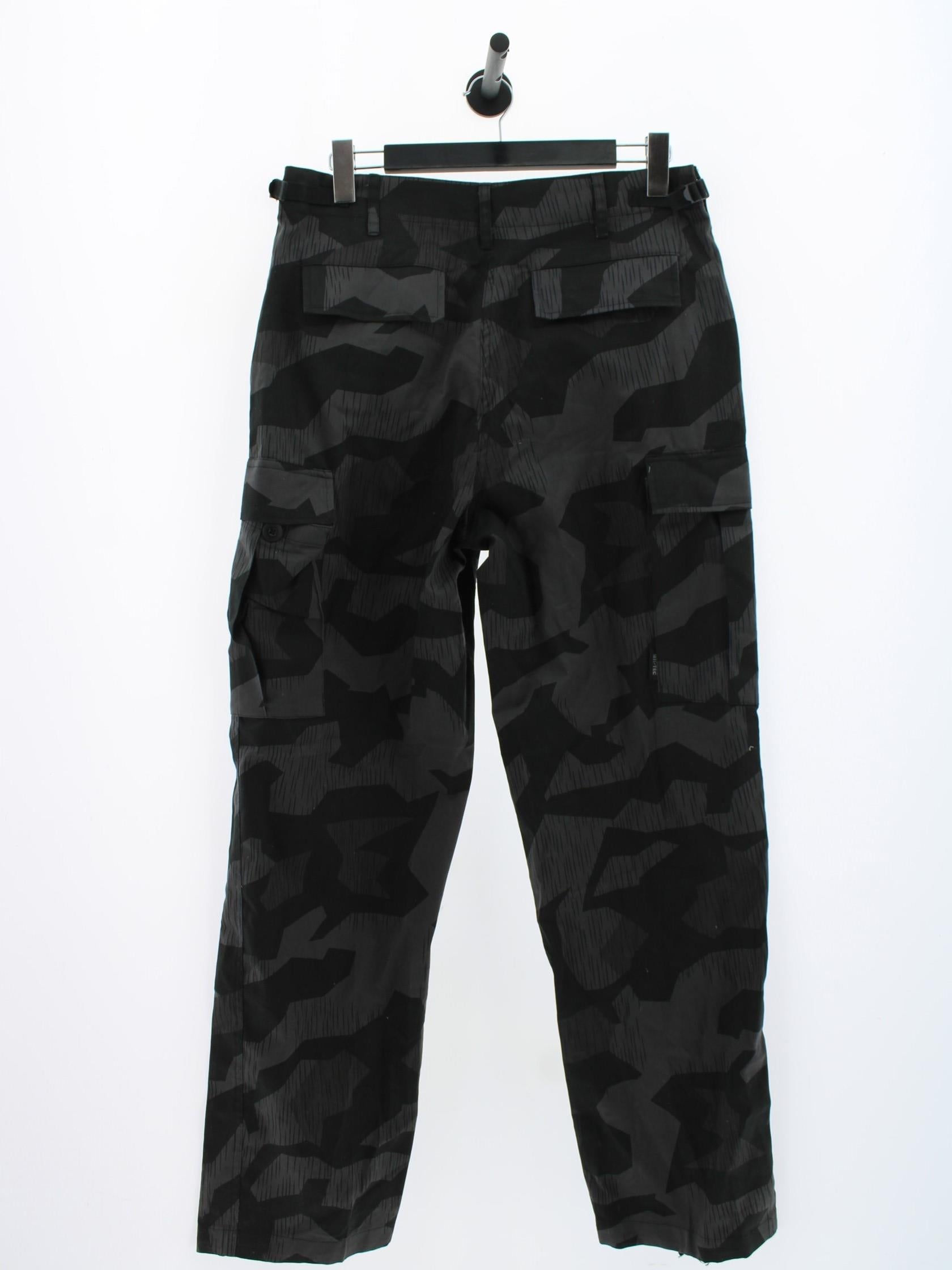 eca16ab8bd6ad399d935c4175a4c71fe