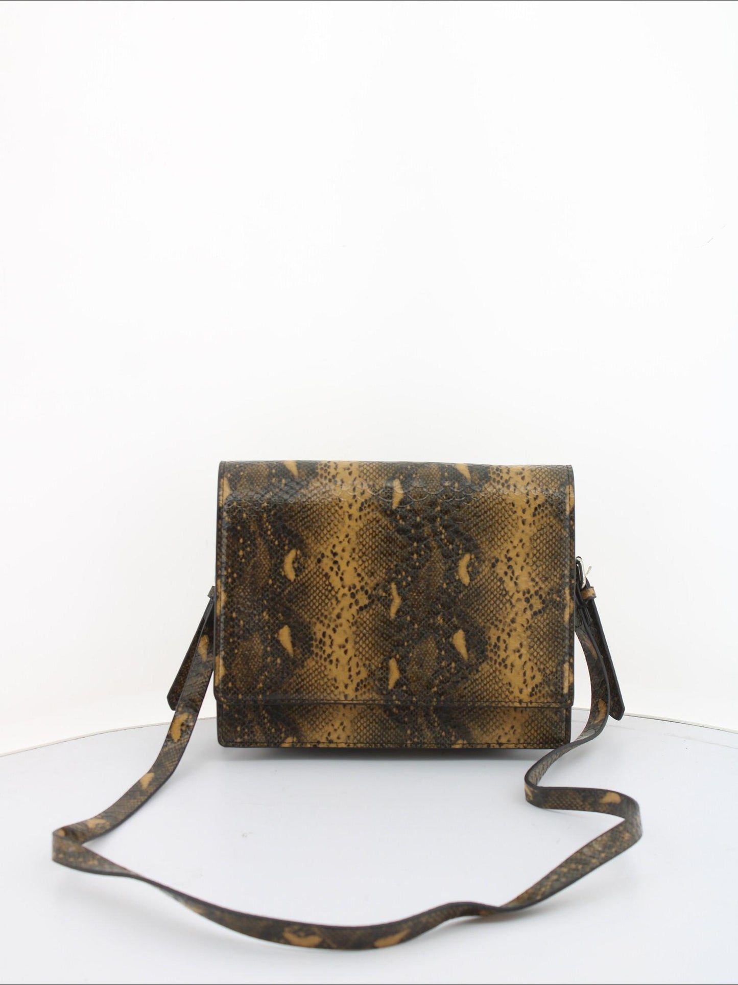 4e3b07ba918fc04037eb9bcbdc24dfb6