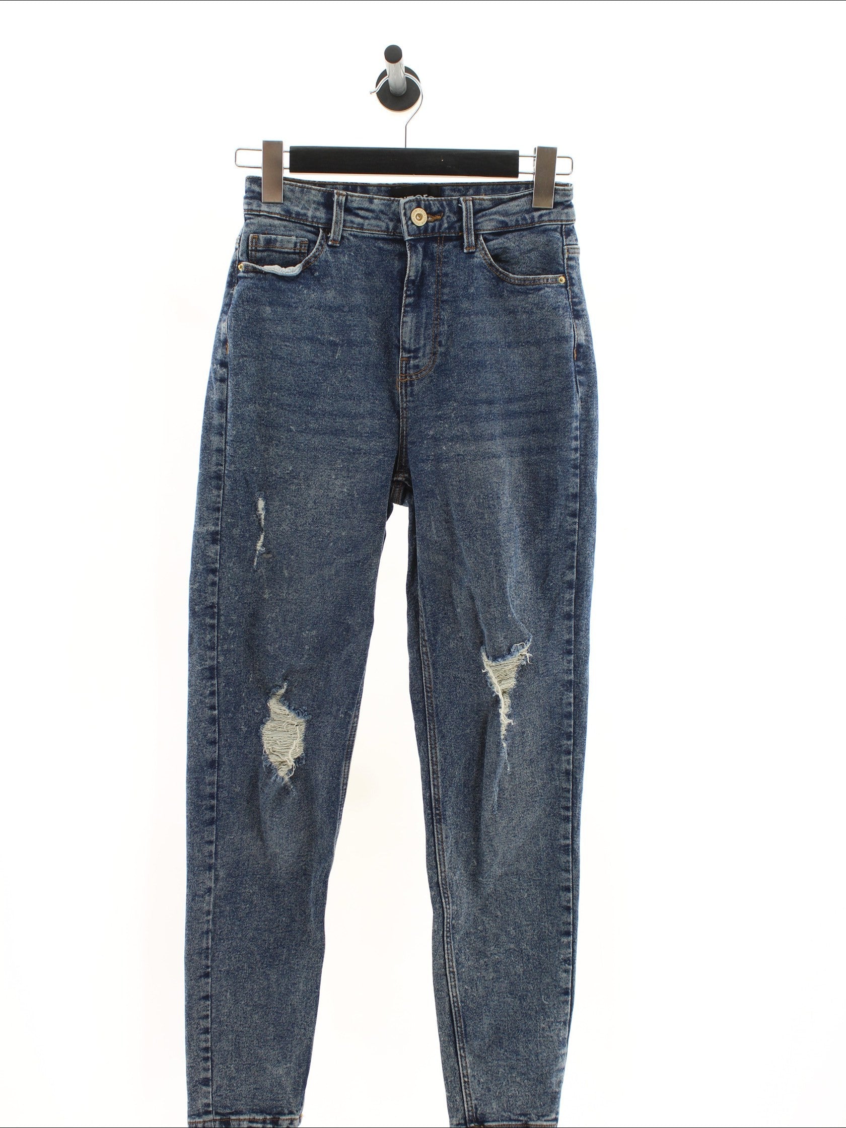 b98894b4b70628c93da42418c23ccf9b