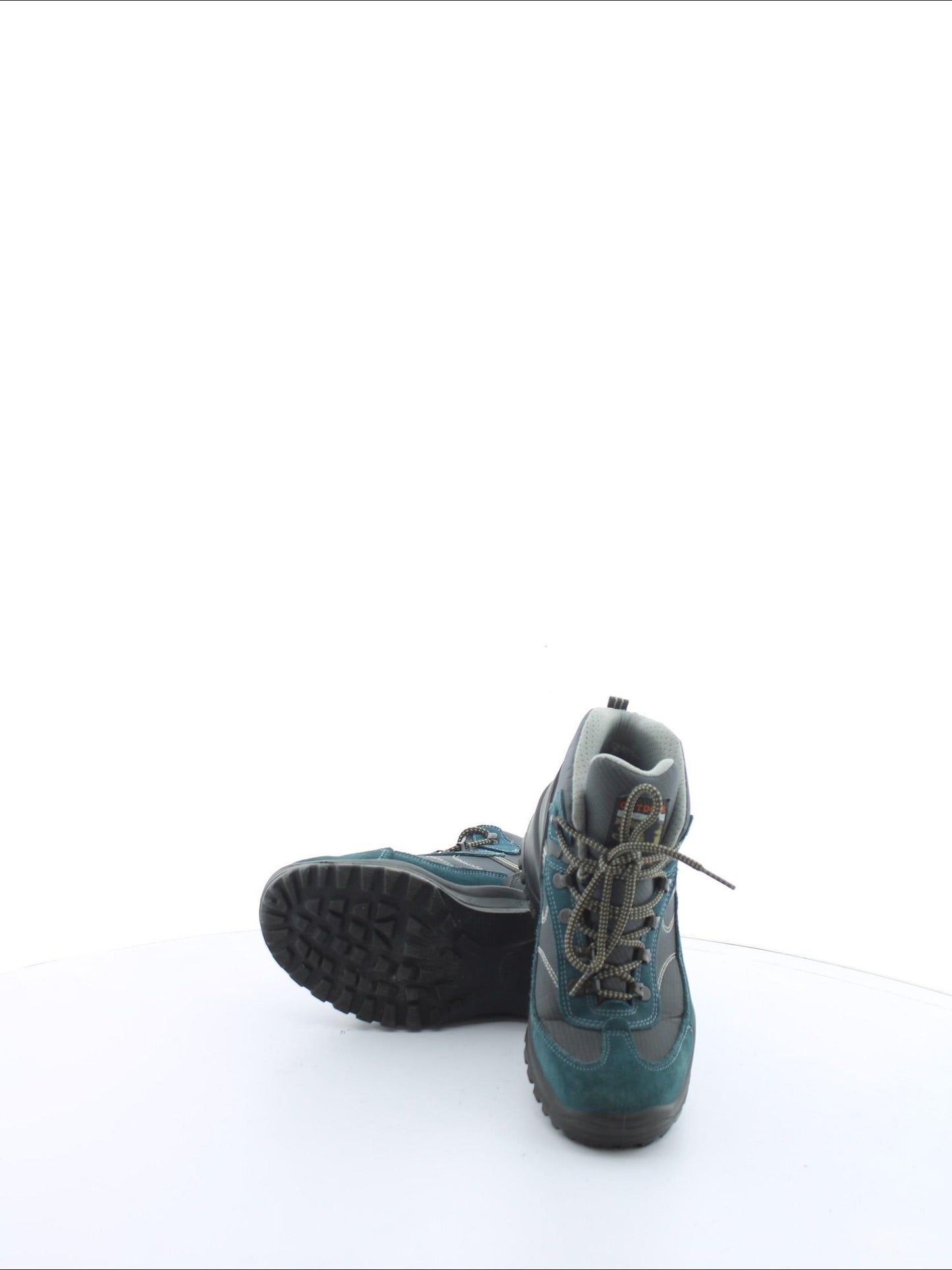 098b0997183d8b422b4516c6d958354e