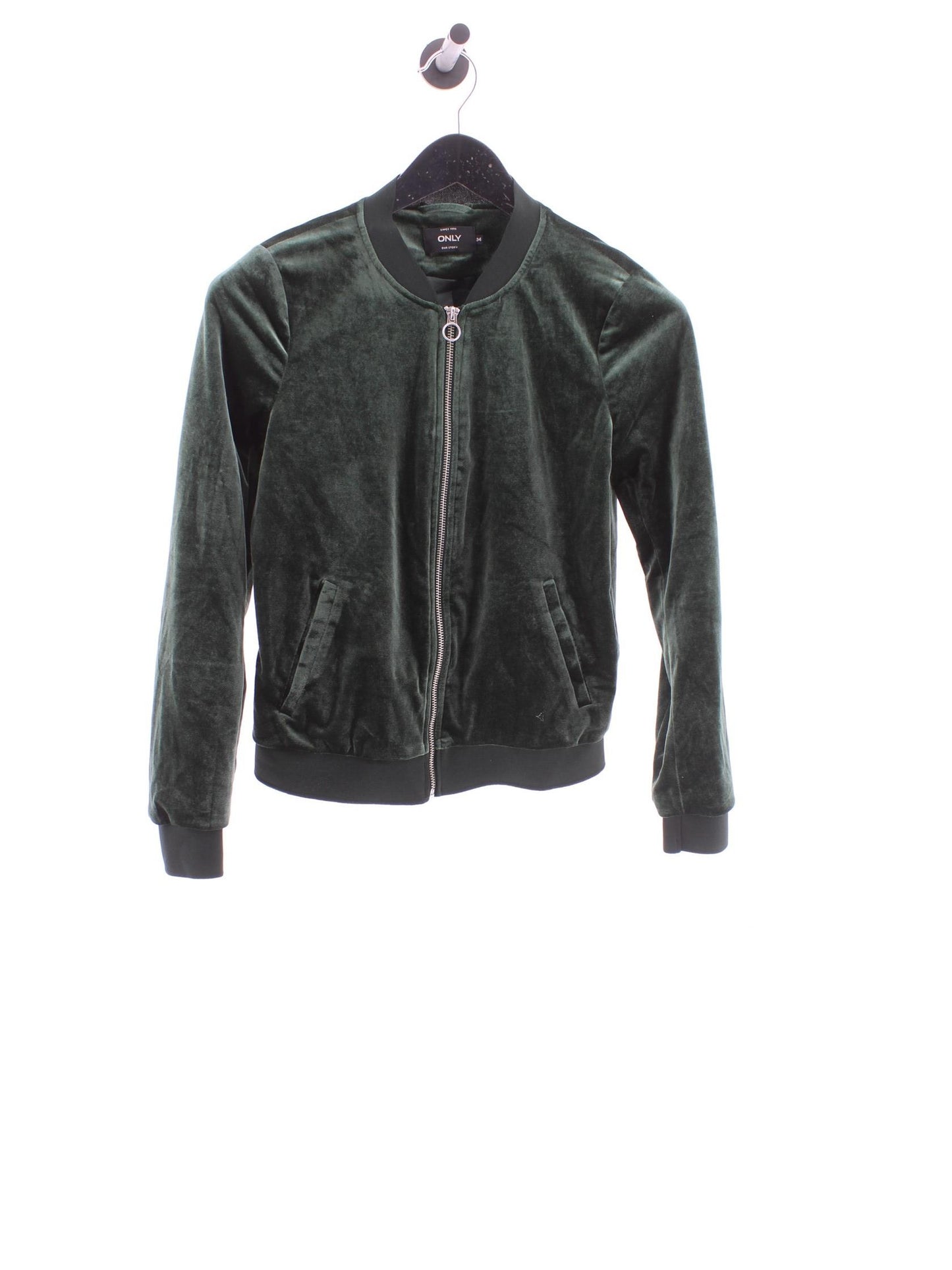 b8953c140c57fa68c9b8a5e0b9e01d60