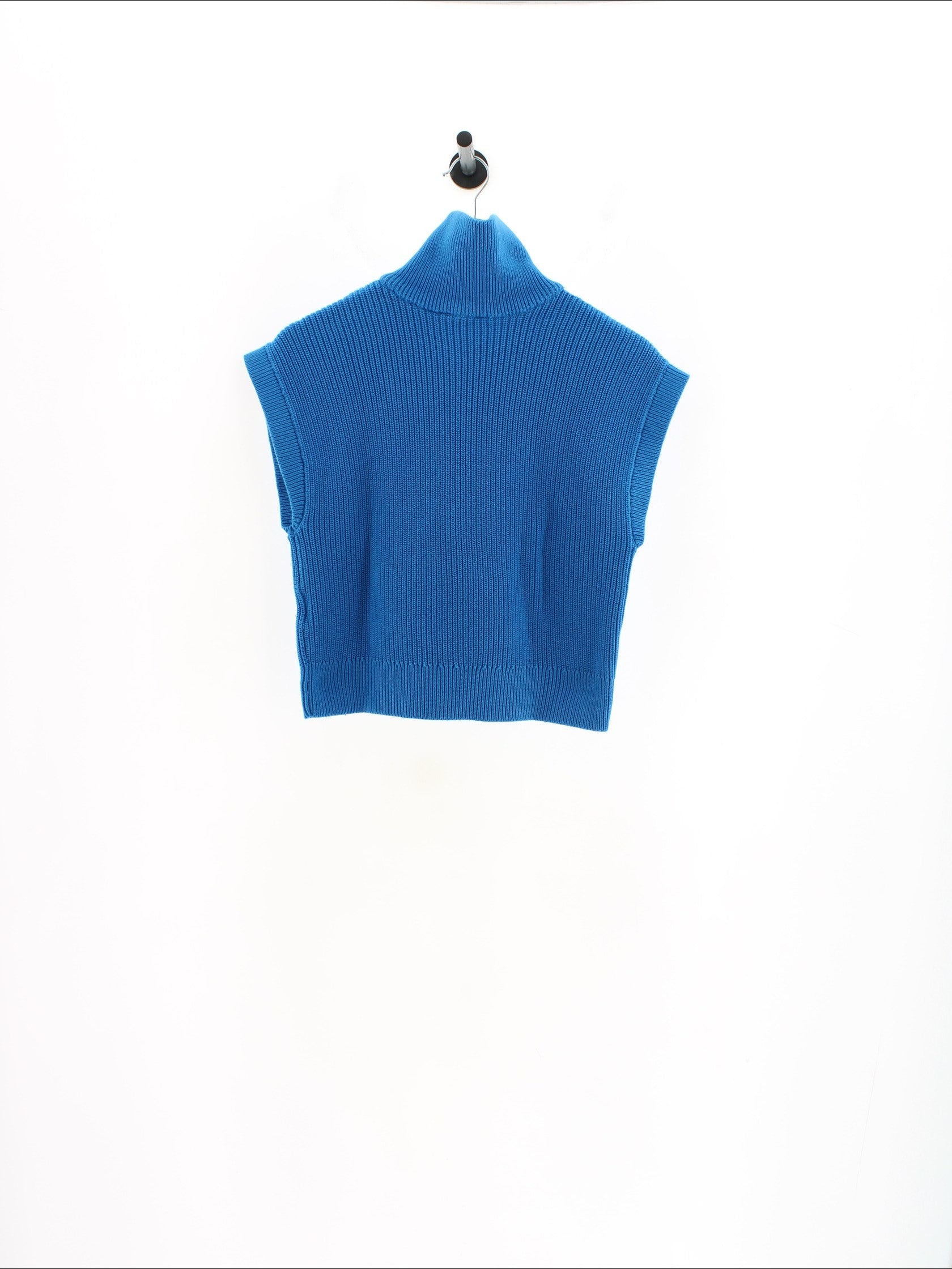 9573d7e172a55a46a39977667ebad28c