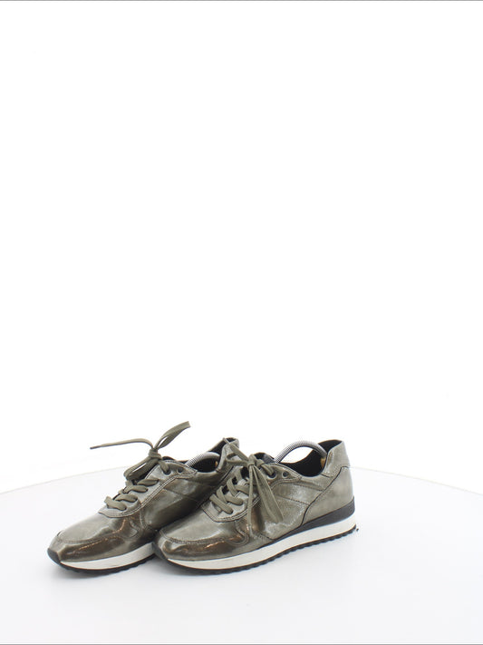 1b3309322eb096fa276a5e4b8b1cc3a4