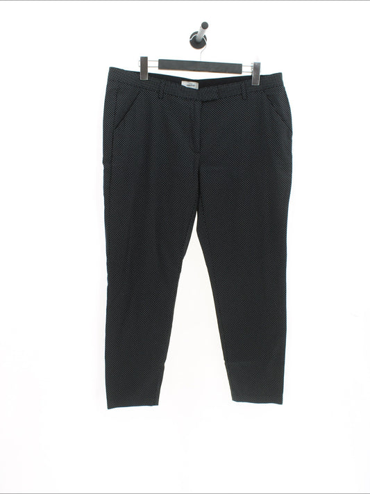 Spodnie Casual ESSENTIEL Rozmiar: 46