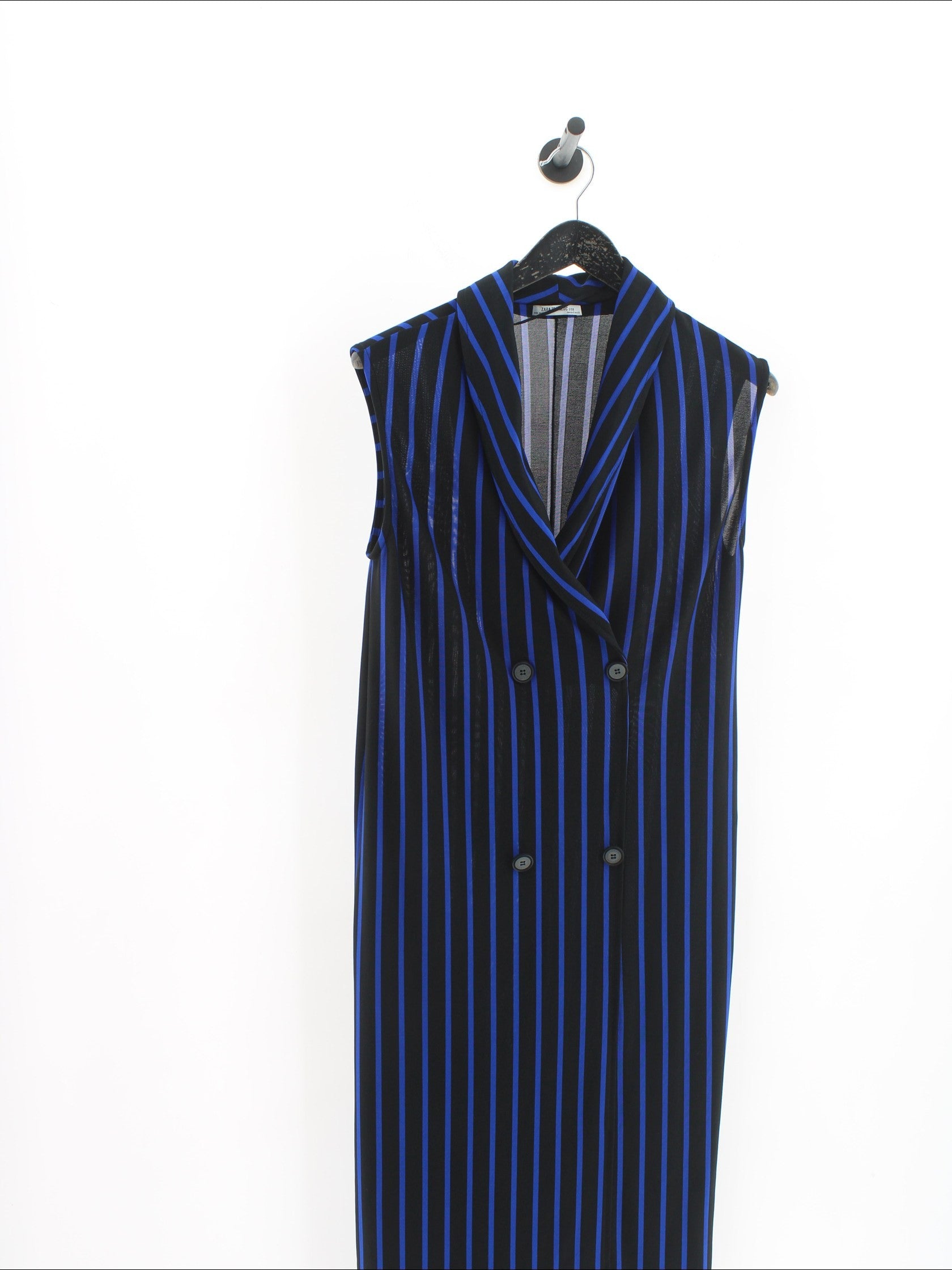 dd23a6e32fc5f7e7b8fbcc7adf3d6e39