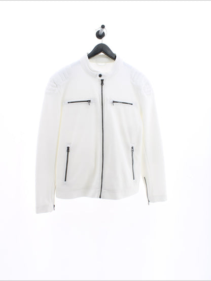 f22b08f4f6932d438792ffbda40c3d60