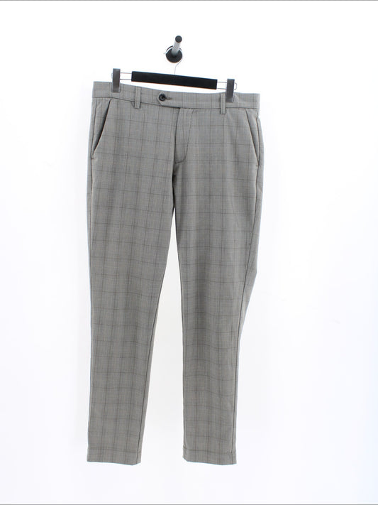 f0d443f4abddcbac954d8d136f28f195