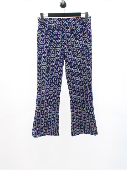 40eea8be1e2f5d856f4885028d58503f