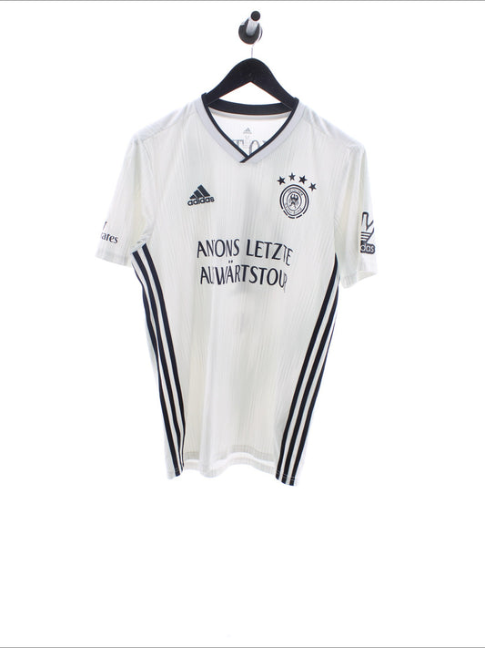 005aaead317f1a4c76d59e8d9a54c02d