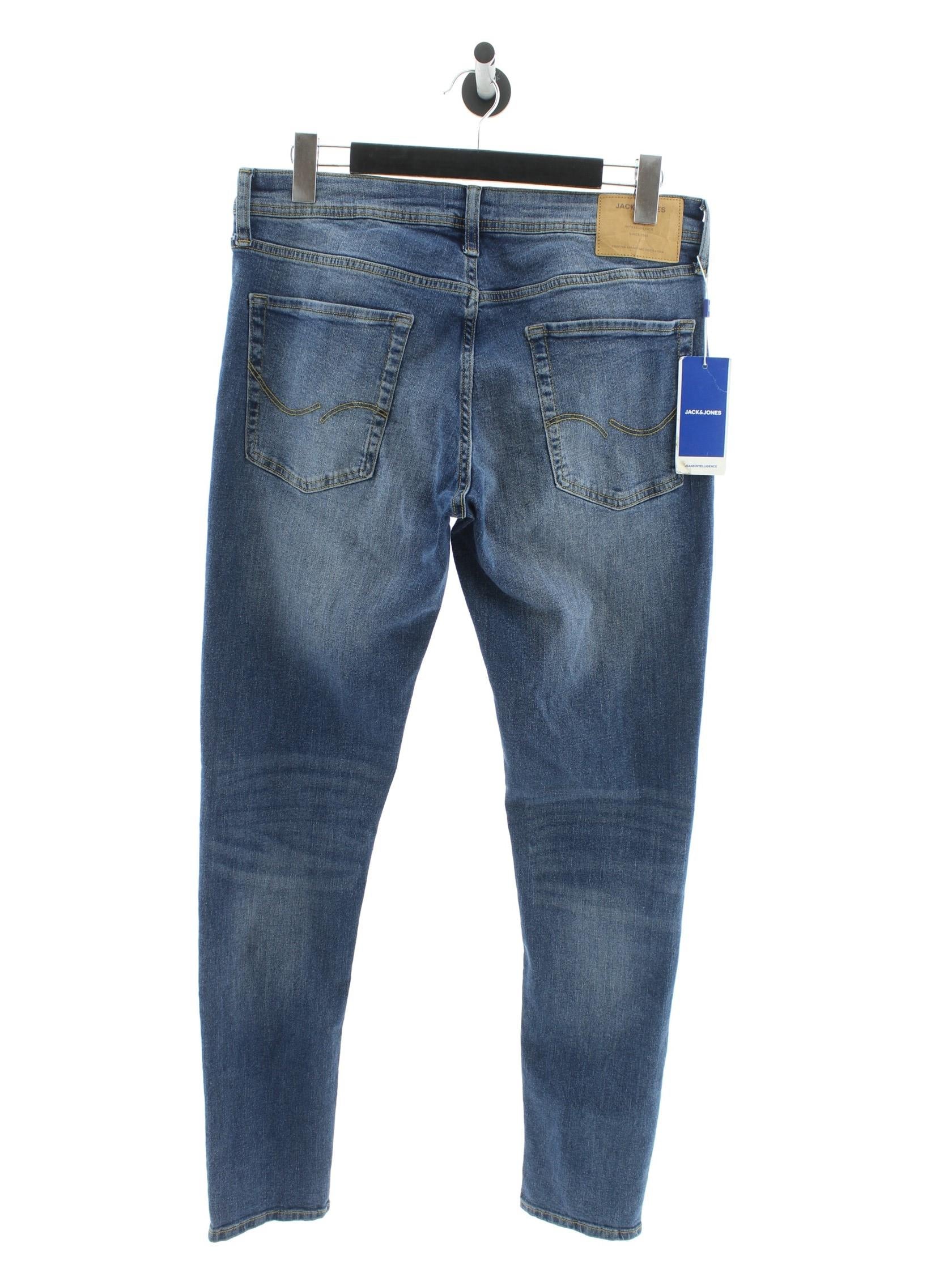 a7d4027a896a1862ff838f06a8572d6c