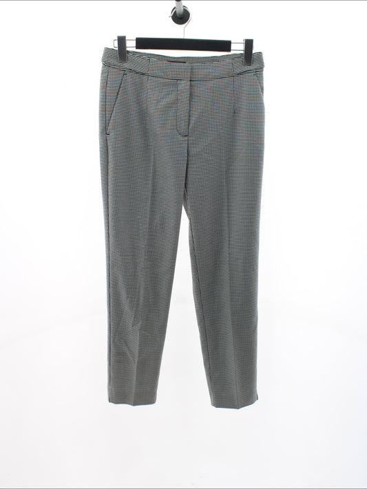 a4366f35dba046d2bbd701dab45a4712