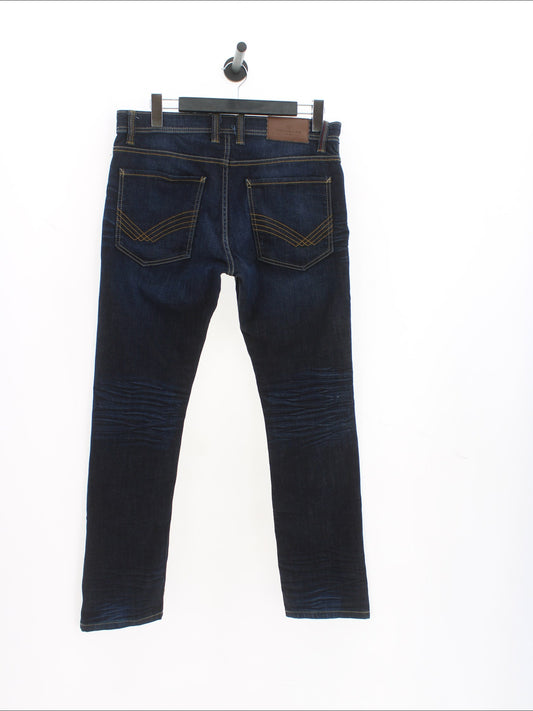 ee6fc926fc7556d4e8d35c87baa815d2