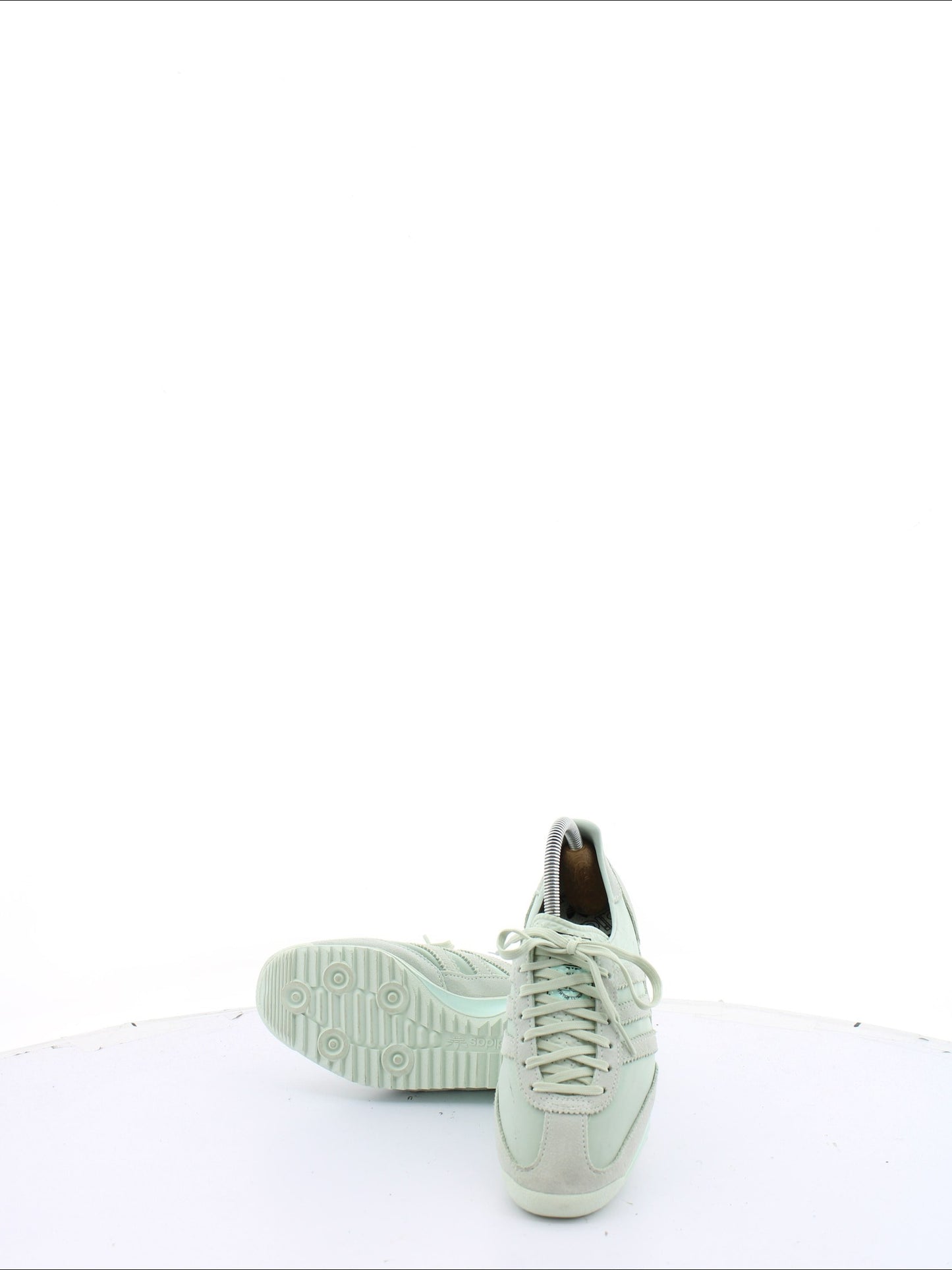 c79fea360cbea97d5f1d19ee1b8c1c93