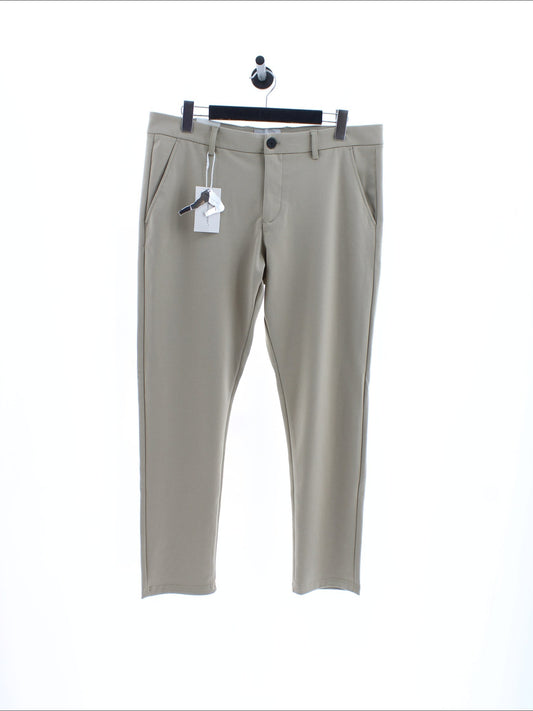 540b6209421741a9aa89057a8a432322