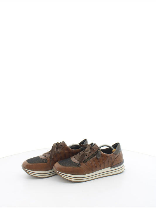 df13320b10a44b115a81e8c87a84b7a0