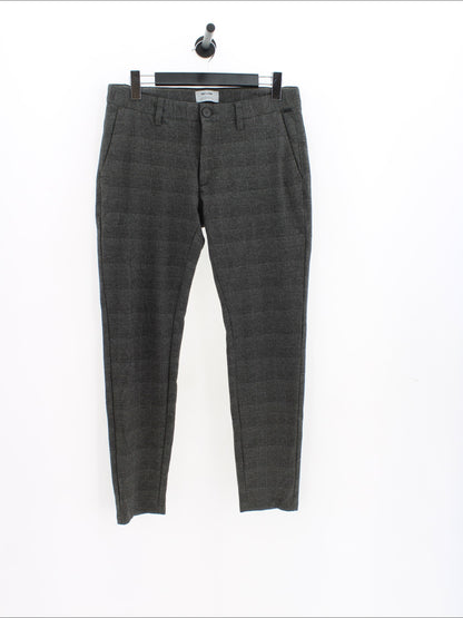 36f95d43ad27e2f3ee6379f0ea5830b1